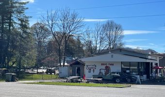 1130 Main Street / Oak, Andrews, NC 28901