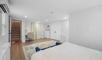 1130 17TH St S, Arlington, VA 22202