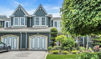 4 Victoria Dr, Amityville, NY 11701