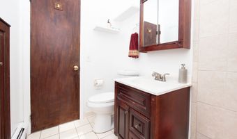 153 Cherry Hill Dr 2B, Bridgeport, CT 06606