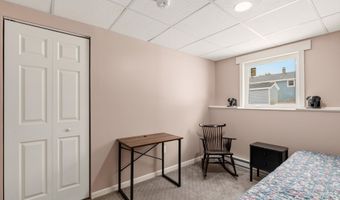 72 Louise St, Auburn, ME 04210