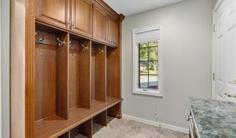 301 22nd St NW, Austin, MN 55912
