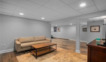27 Christine Dr, Barrington, RI 02806