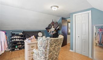 514 Killingly St, Johnston, RI 02919