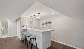 8217 CINDY Ln, Bethesda, MD 20817