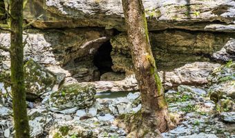 22 Still Hand Ln, Beattyville, KY 41311