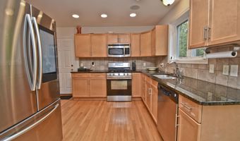 72 Chickadee Ln, Albrightsville, PA 18210