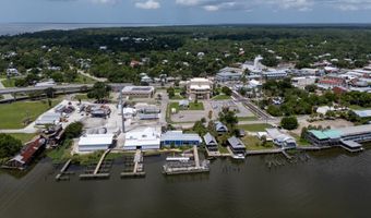 145 Bay Ave, Apalachicola, FL 32320