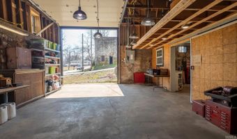 105 Couch St, Alton, MO 65606