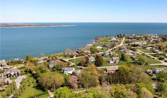75 N Cliff Dr, Narragansett, RI 02882