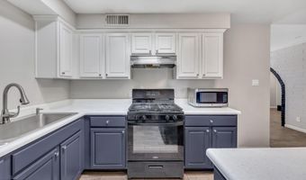 102 W HOLLY Ln, Avondale, AZ 85323