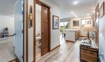 323 Fairgrounds Rd 4, Alexandria, MN 56308