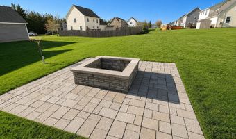 50 Rolling Meadow Dr, Bangor, ME 04401