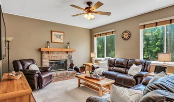700 Needlegrass Pkwy, Antioch, IL 60002