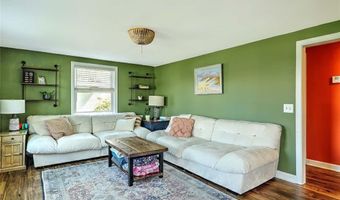 70 Boyce Ave, Barrington, RI 02806