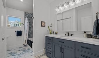 97 Eustis Ave 2, Newport, RI 02840