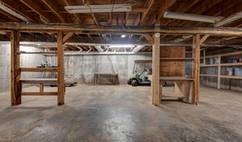 9641 State Highway 39, Aurora, MO 65605