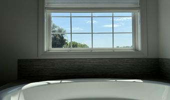 7 Hammerstone Ln, Altamont, NY 12009