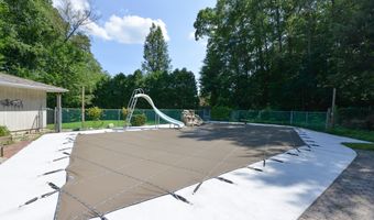 123 El Toro Dr, Bristol, CT 06010