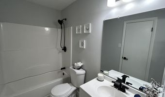 111 Sutton Pl 111, Bloomfield, CT 06002