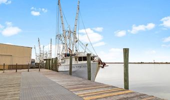 107 Ave B, Apalachicola, FL 32320