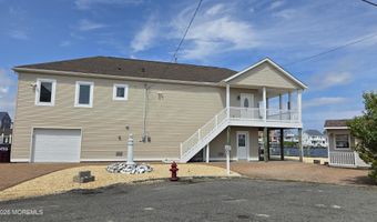 255 Pine Dr, Bayville, NJ 08721