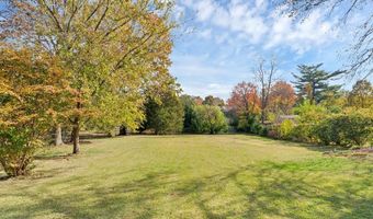 8216 Mackenzie Rd, Affton, MO 63123