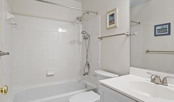 7441 HEATHERFIELD Ln, Alexandria, VA 22315