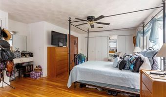 15 Freedom Dr, Cranston, RI 02920