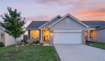812 Whispering Village Cir, Ballwin, MO 63021
