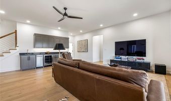 2808 Palisades Cir, Bentonville, AR 72712