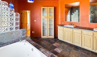 606 Weleka Ln, Carlsbad, NM 88220