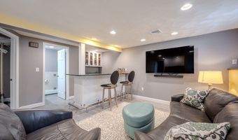 13 Lantern Ln, Billerica, MA 01821