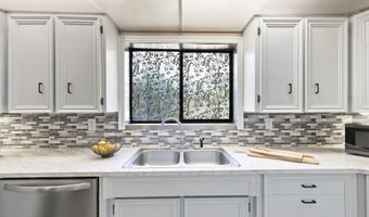 325 WATER St, Springfield, OR 97477