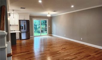 3 Sutcliffe Ave, Lincoln, RI 02865
