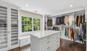 20102 DESERT FOREST Dr, Ashburn, VA 20147