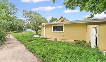 1022 N 8th St, Atchison, KS 66002