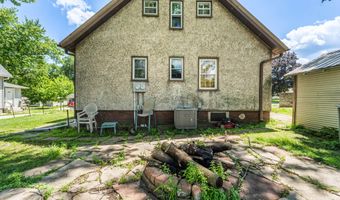 2921 Wood St, Ames, IA 50014