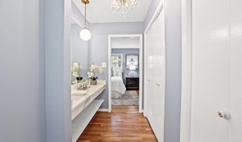 3808 WINTERSET Dr, Annandale, VA 22003