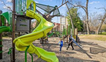 4970 BATTERY Ln 409, Bethesda, MD 20814