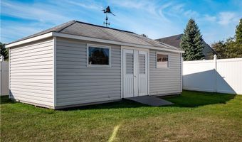 658 Nicole Dr, Amherst, OH 44001