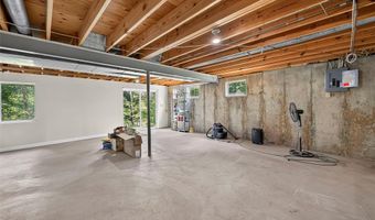 1592 Greenfield Crossing Ct, Ballwin, MO 63021