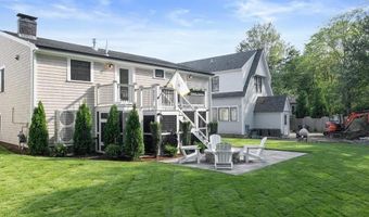 8 Kerins Ter, Newport, RI 02840