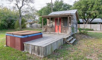 1327 Southwood St, Alice, TX 78332