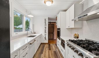 44 Winn Rd, Falmouth, ME 04105
