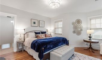 21 Bedlow Ave, Newport, RI 02840