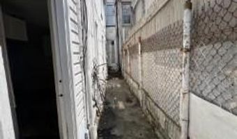 228 S STRICKER St, Baltimore, MD 21223