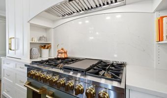 11005 Park Rd, Anchorage, KY 40223