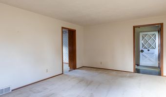 1717 E LINDBERGH St, Appleton, WI 54911