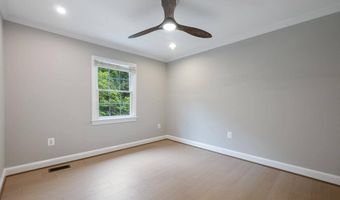 7322 Greentree Rd, Bethesda, MD 20817